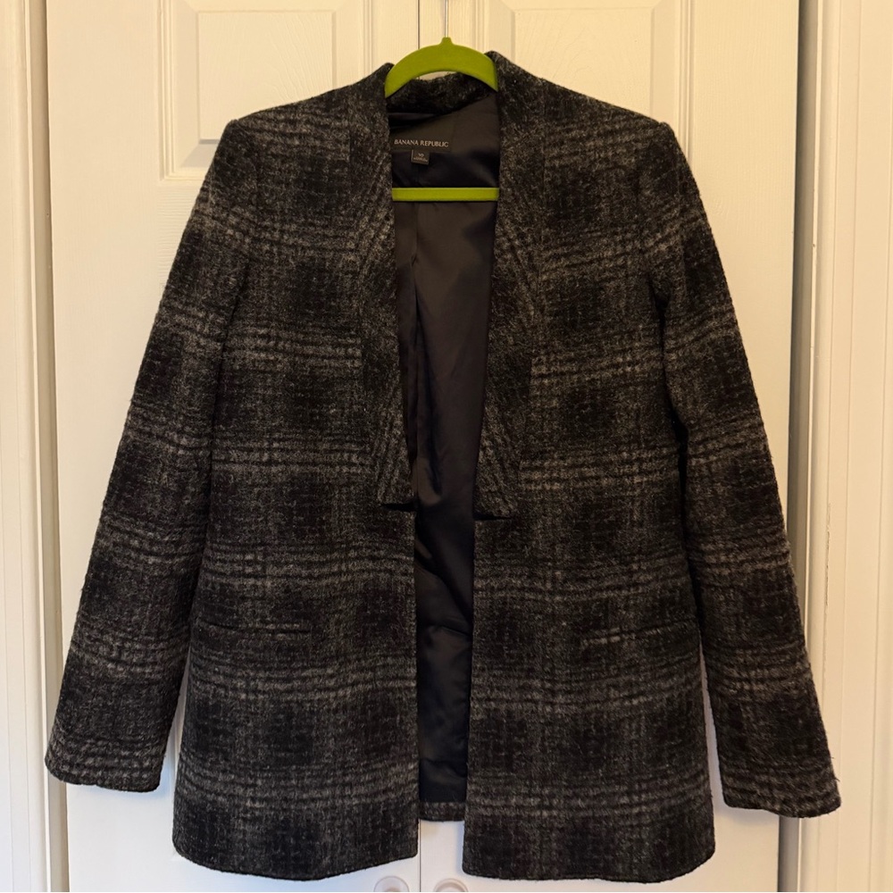 Banana Republic Black and Gray wool Plaid Coat